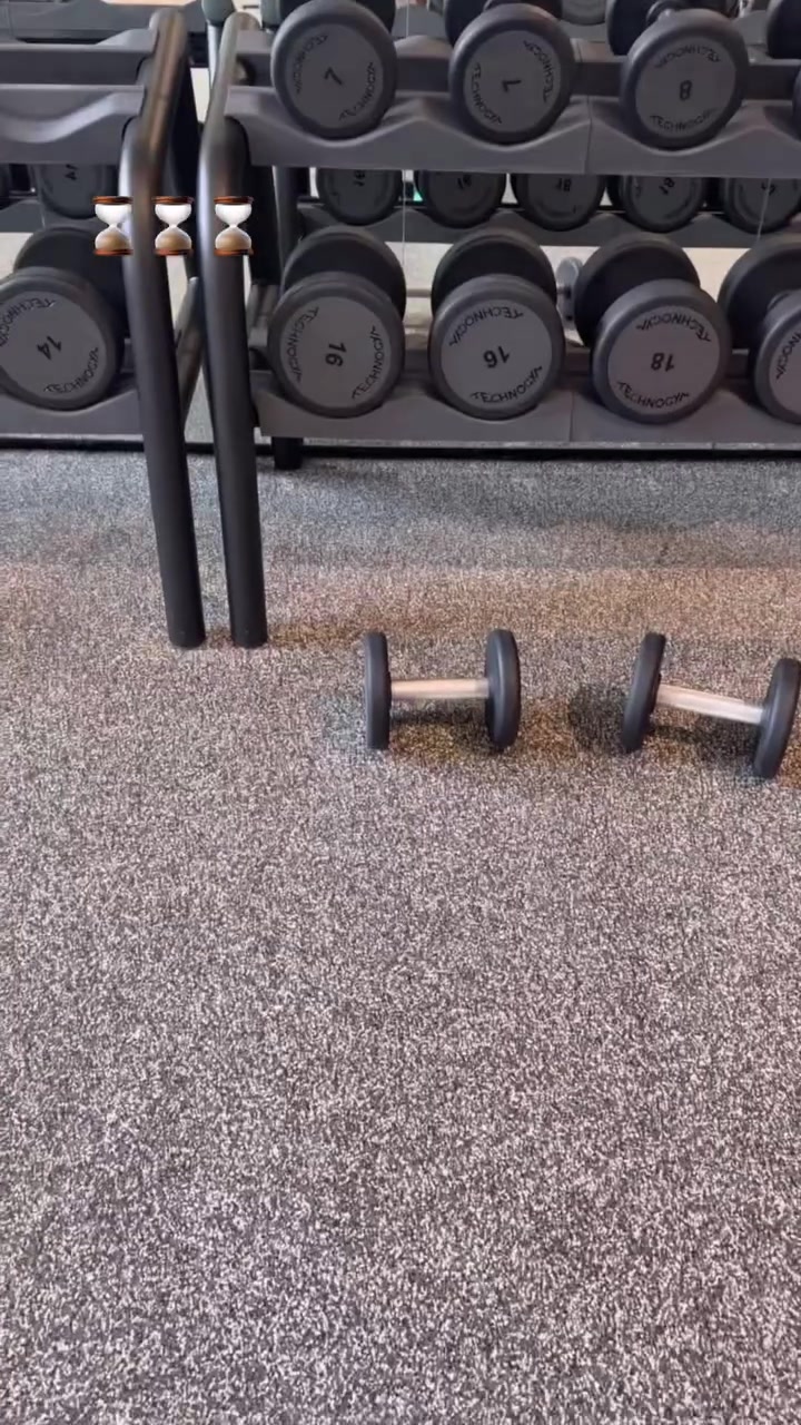 九游正版通道-假期撸铁!谢尔基社媒晒健身房内视频